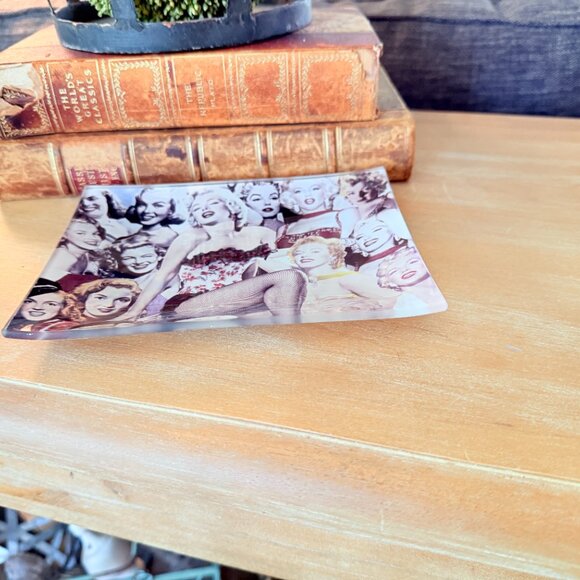 Marilyn Monroe Thick Glass Trinket Dish "Many Faces of Marilyn Monroe" - Picture 6 of 10